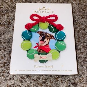 2010 Hallmark Keepsake Ornaments “Forever Friend”Dog tennis ball wreath & bone